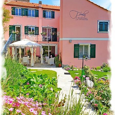 Casa Vacanze Family Альбисола-Супериоре Экстерьер фото